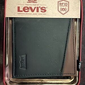 Levi's Dual-Tone Leather Money Clip